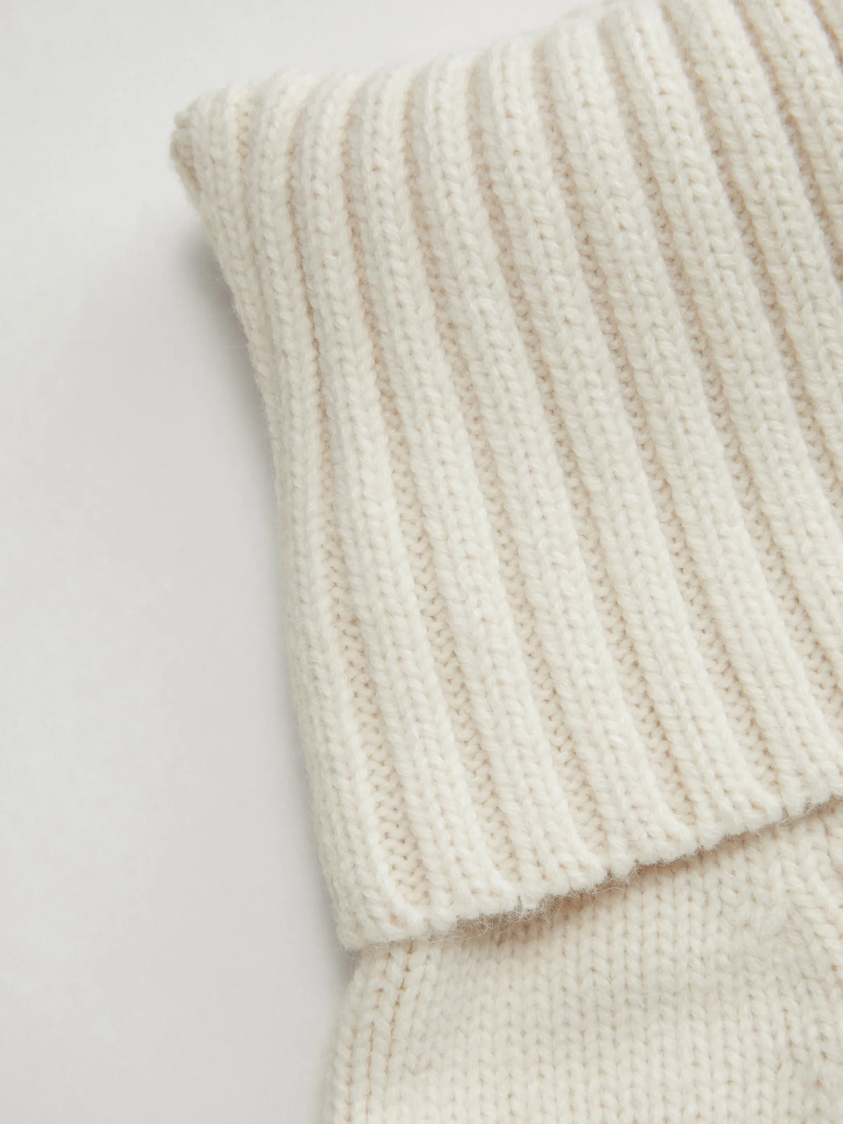 Capucine sweater, roll neck detail