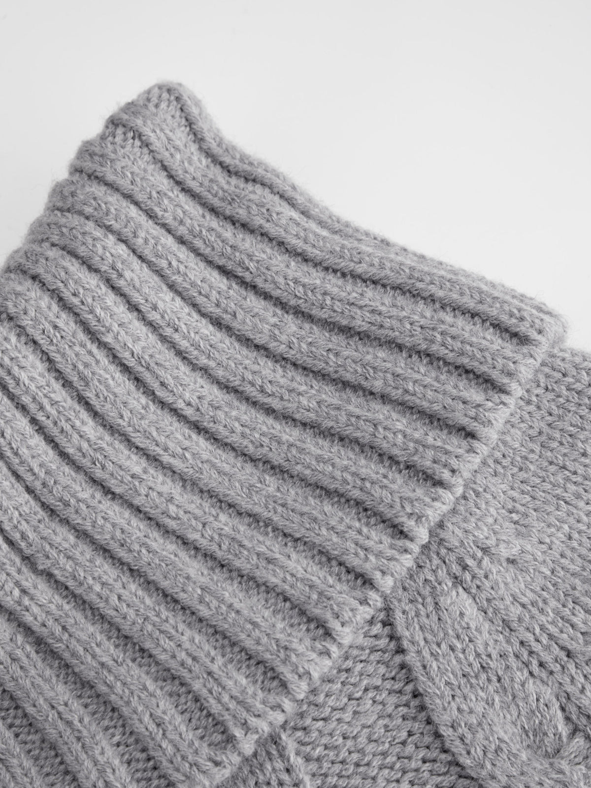 Capucine sweater in gray, roll neck detail